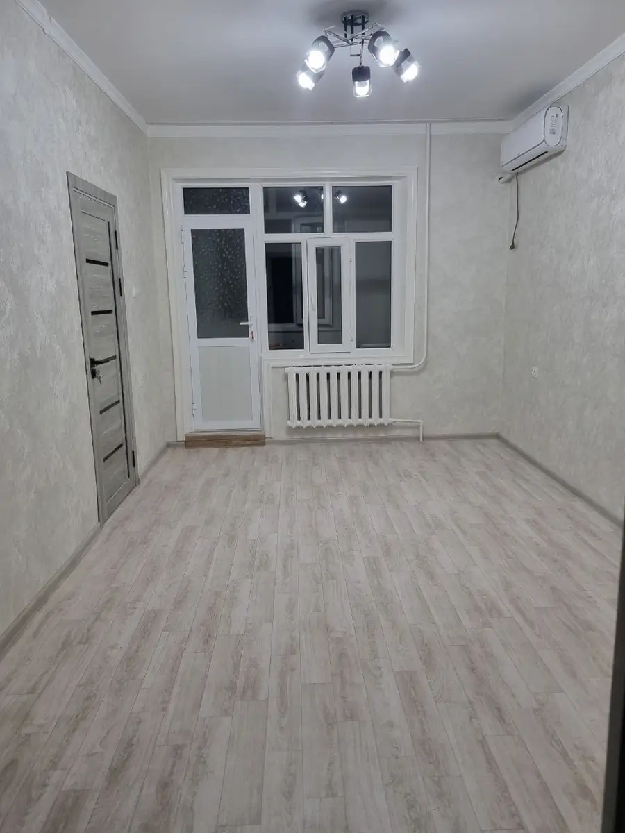 3 xonali kvartira sotiladi − 68 m²