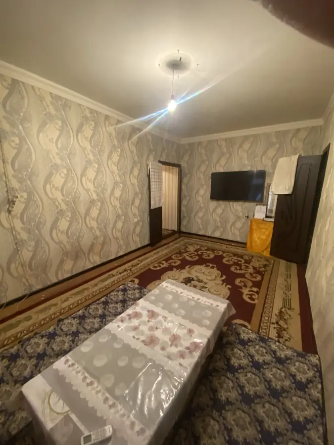 Продается 1-комнатная квартира − 40 м²