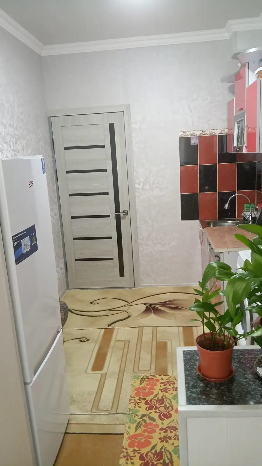 Продается 2-комнатная квартира − 57 м²