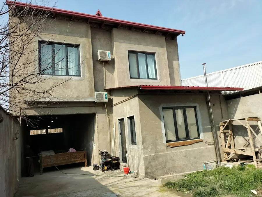 Продается 2-этажный дом − 300 м²