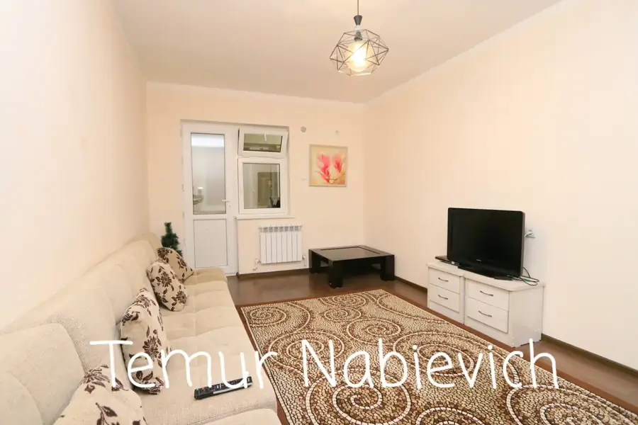 Продается 2-комнатная квартира − 62 м²