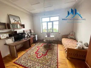 Ijaraga 2 qavatli uy − 370 m²