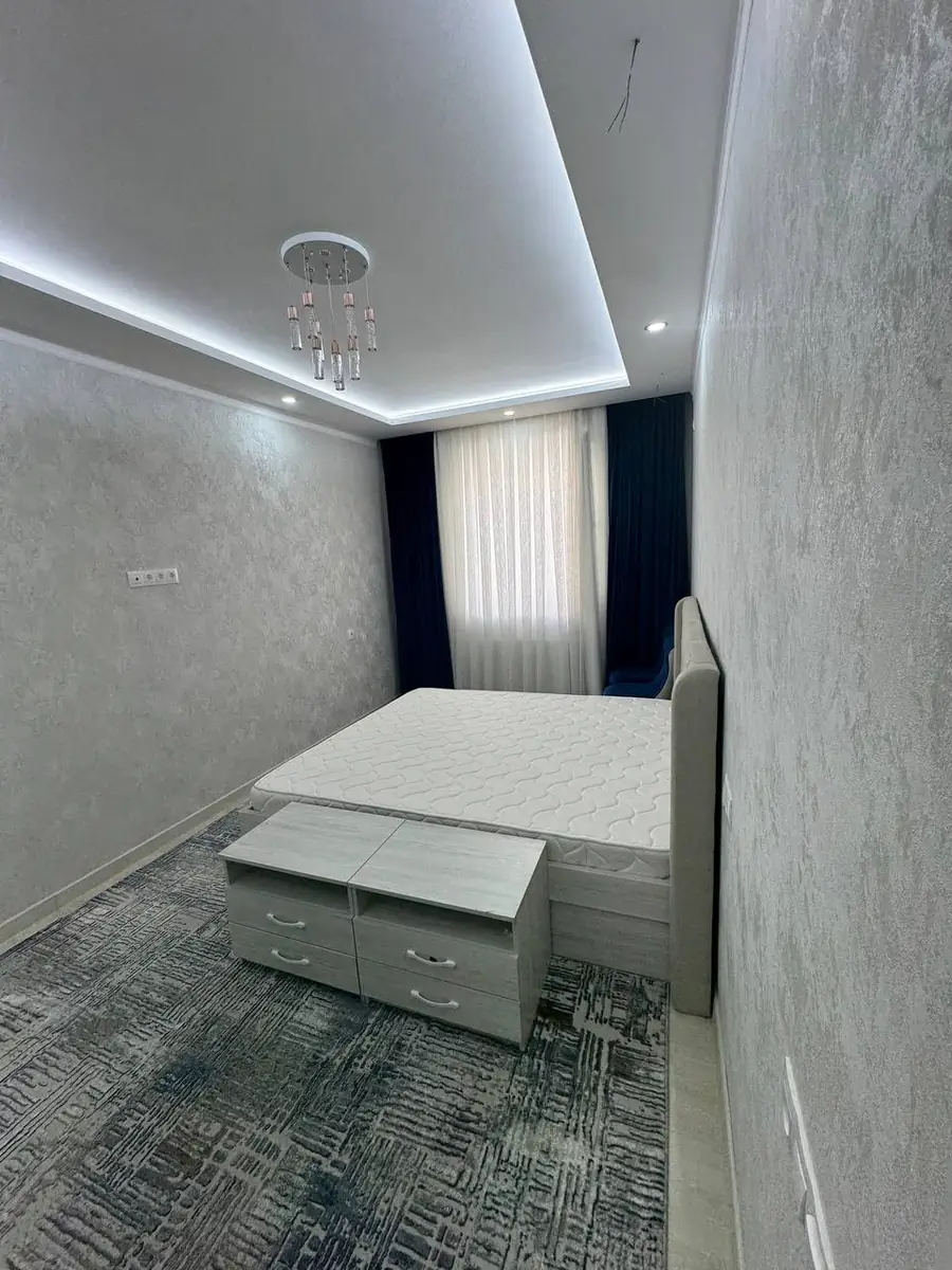 Сдается 3-комнатная квартира − 100 м²