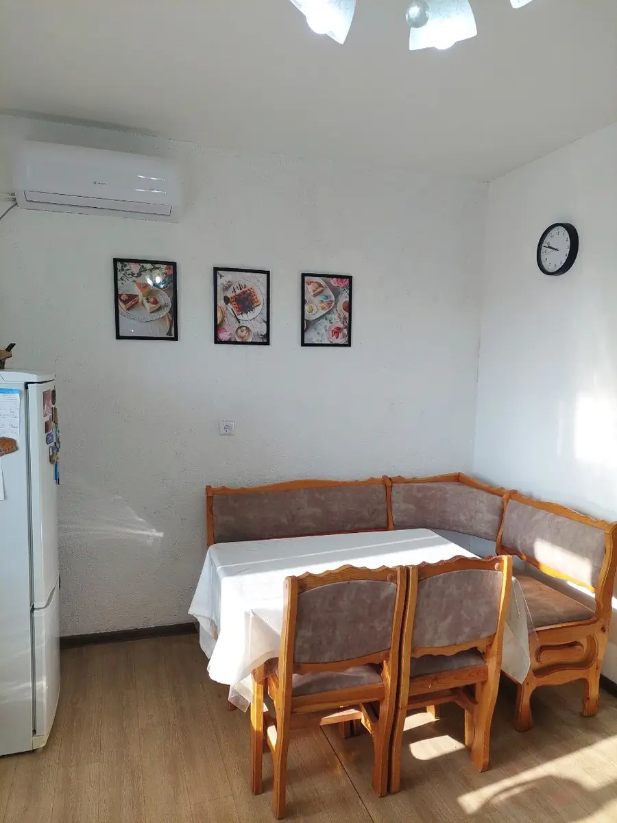 Продается 2-комнатная квартира − 65 м²