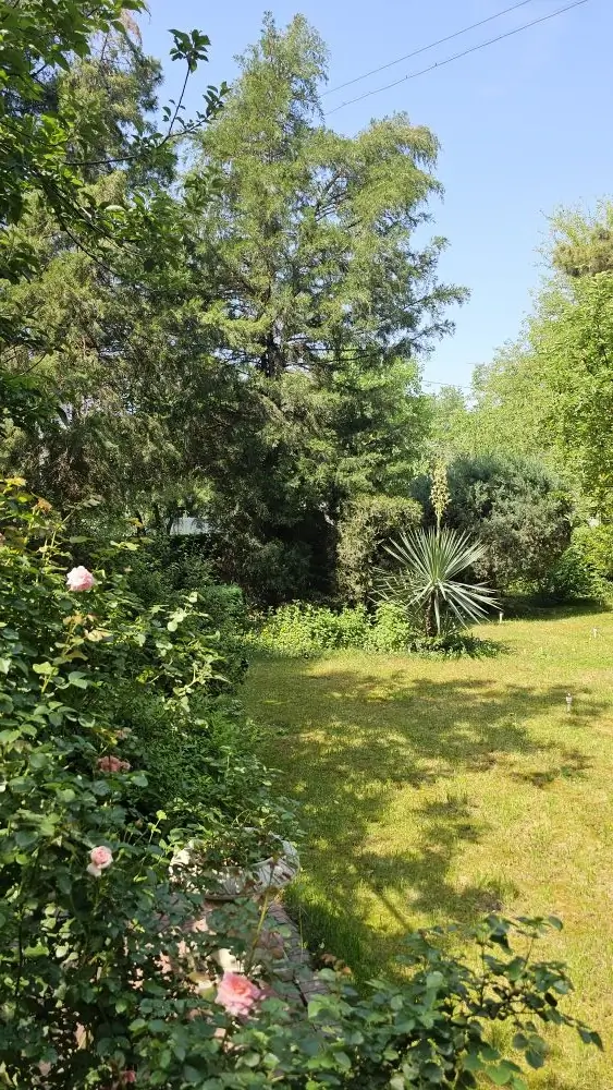 Продается 2-комнатная квартира − 62 м²