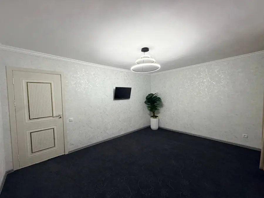 1 xonali kvartira sotiladi − 32 m²