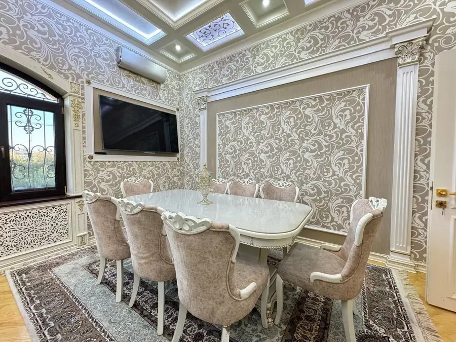 Ijaraga 5 dan ortiq xonali kvartira − 330 m²