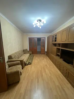 Сдается 3-комнатная квартира − 80 м²