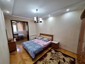 Сдается 3-комнатная квартира − 78 м²