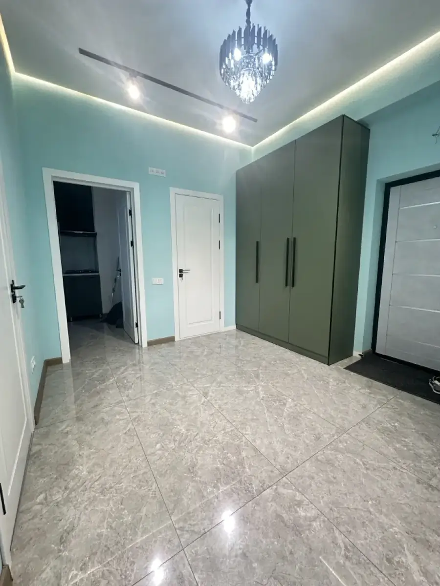 2 xonali kvartira sotiladi − 43 m²