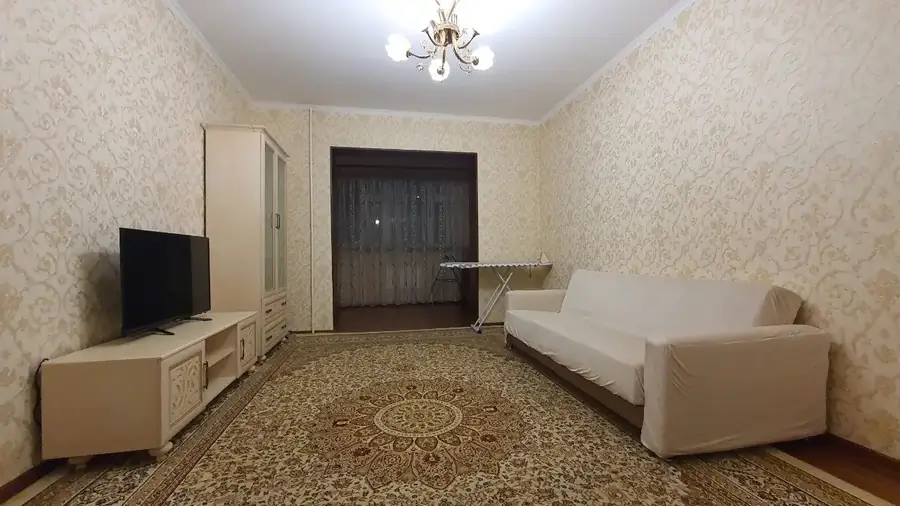 4 xonali kvartira sotiladi − 100 m²