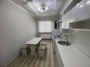 Сдается 2-комнатная квартира − 54 м²