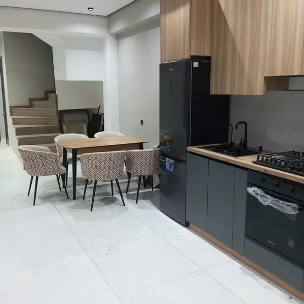 2 qavatli taunxaus − 103 m², 1.1 sot. 