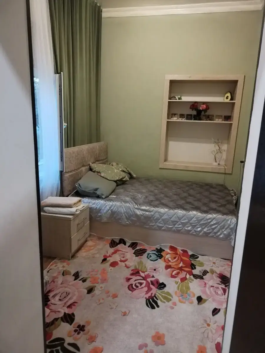 Сдается 2-этажный дом − 350 м²