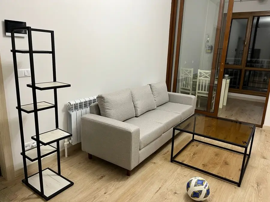 Сдается 2-комнатная квартира − 45 м²