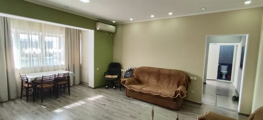 2-комнатная квартира − 65 м², 9/9 этаж