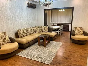 Сдается 3-комнатная квартира − 110 м²