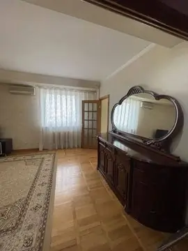 Сдается 2-комнатная квартира − 75 м²