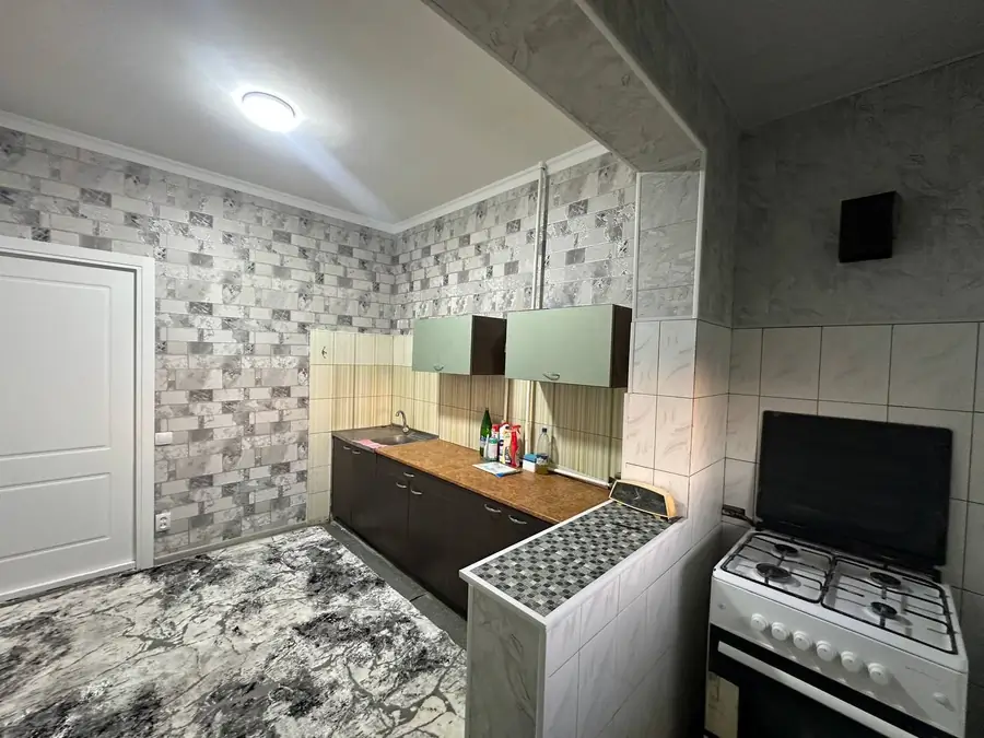 2 xonali kvartira sotiladi − 58 m²
