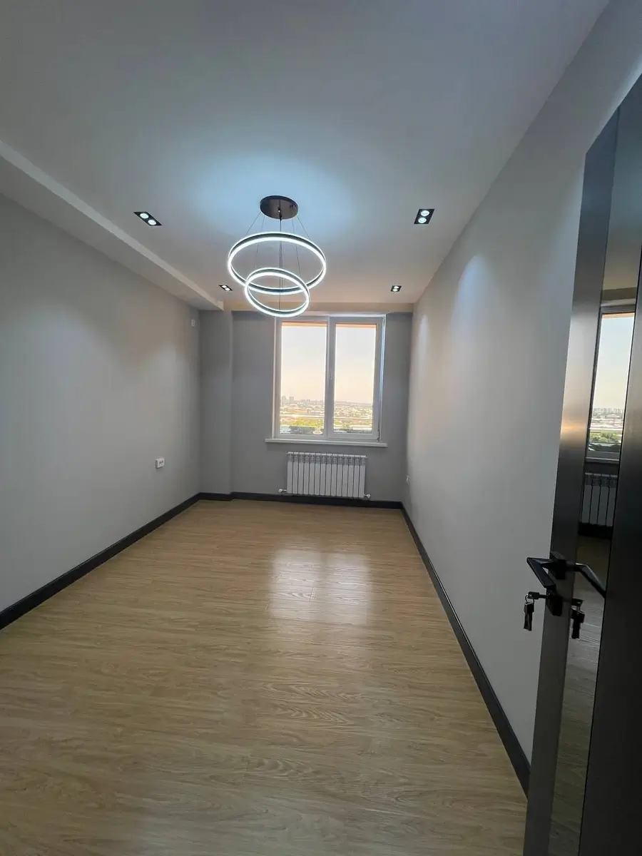 Продается 3-комнатная квартира − 72 м²