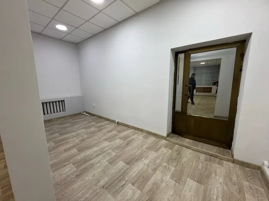 Ijaraga ofis − 400 m²