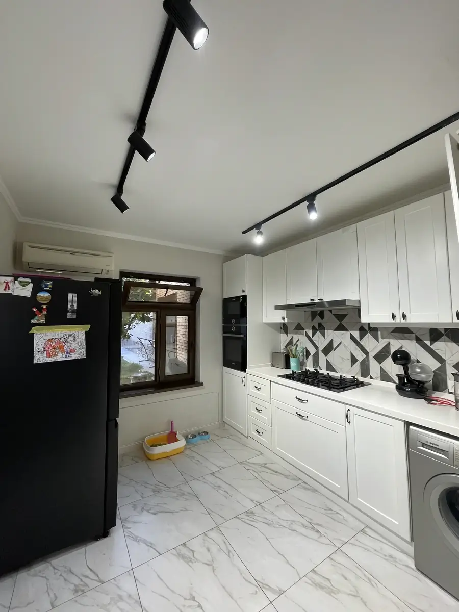 2 qavatli uy sotiladi − 178 m²