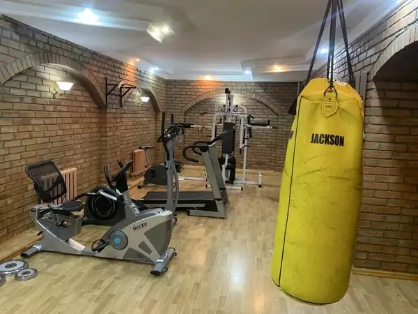 Ijaraga 2 qavatli uy − 300 m²
