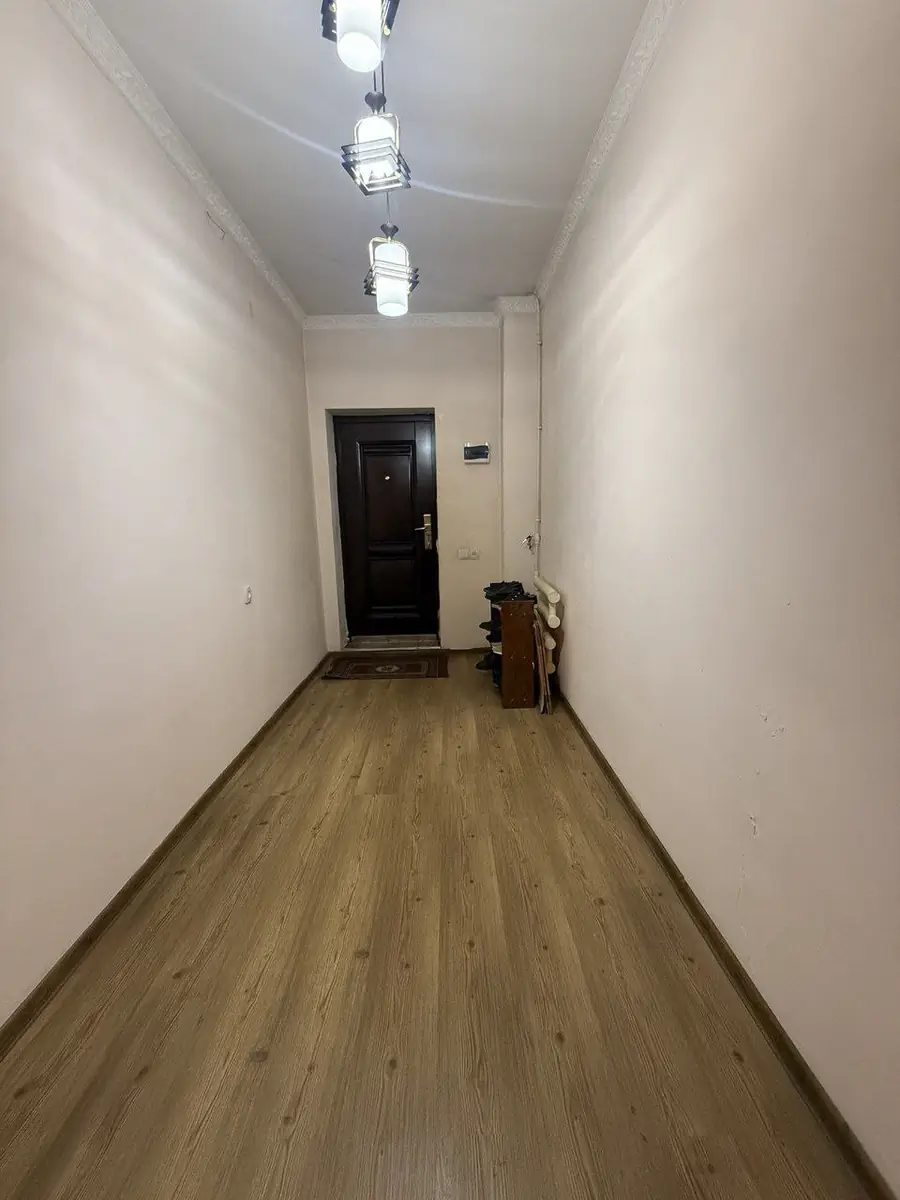 Продается 3-комнатная квартира − 92 м²