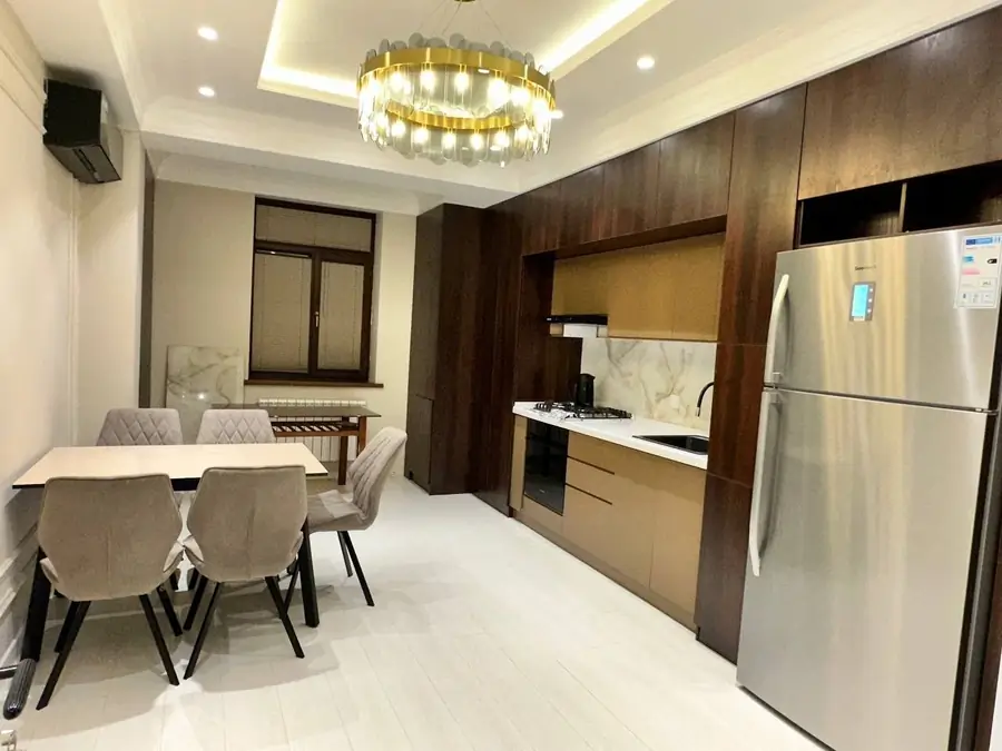 Продается 3-комнатная квартира − 129 м²