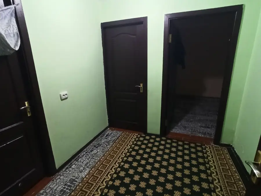 Продается 4-комнатная квартира − 75 м²