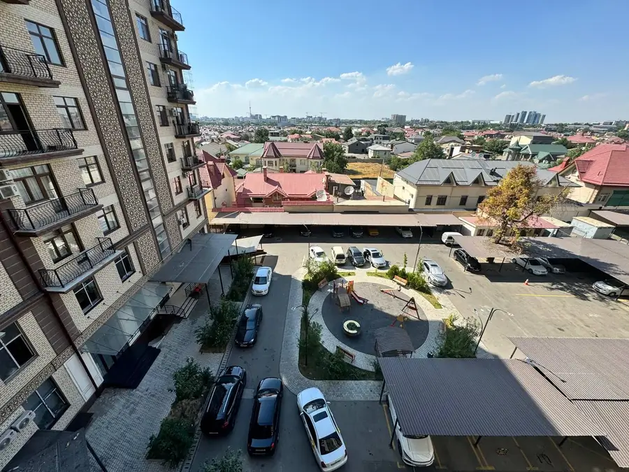 Продается 2-комнатная квартира − 64 м²