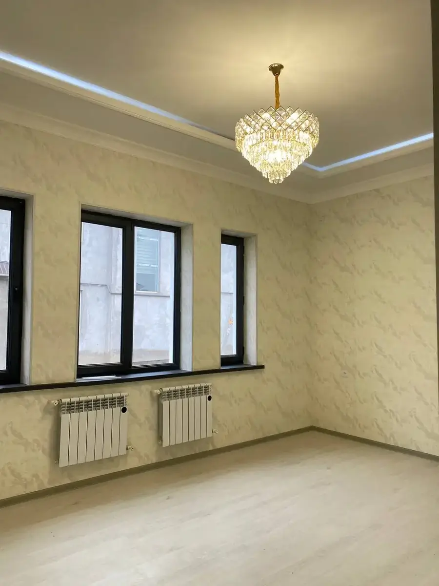 2 qavatli uy sotiladi − 200 m²