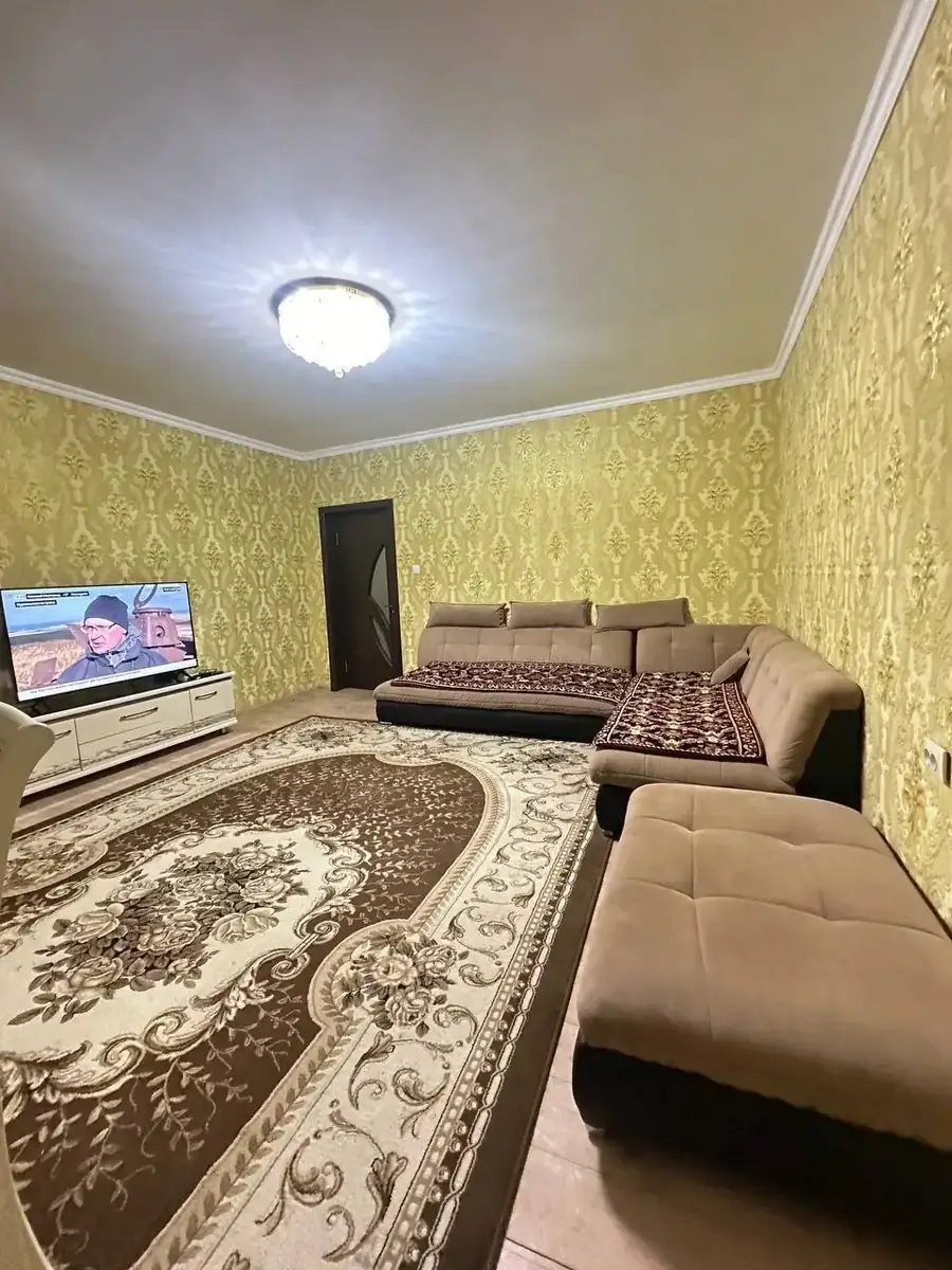 Продается 3-комнатная квартира − 75 м²