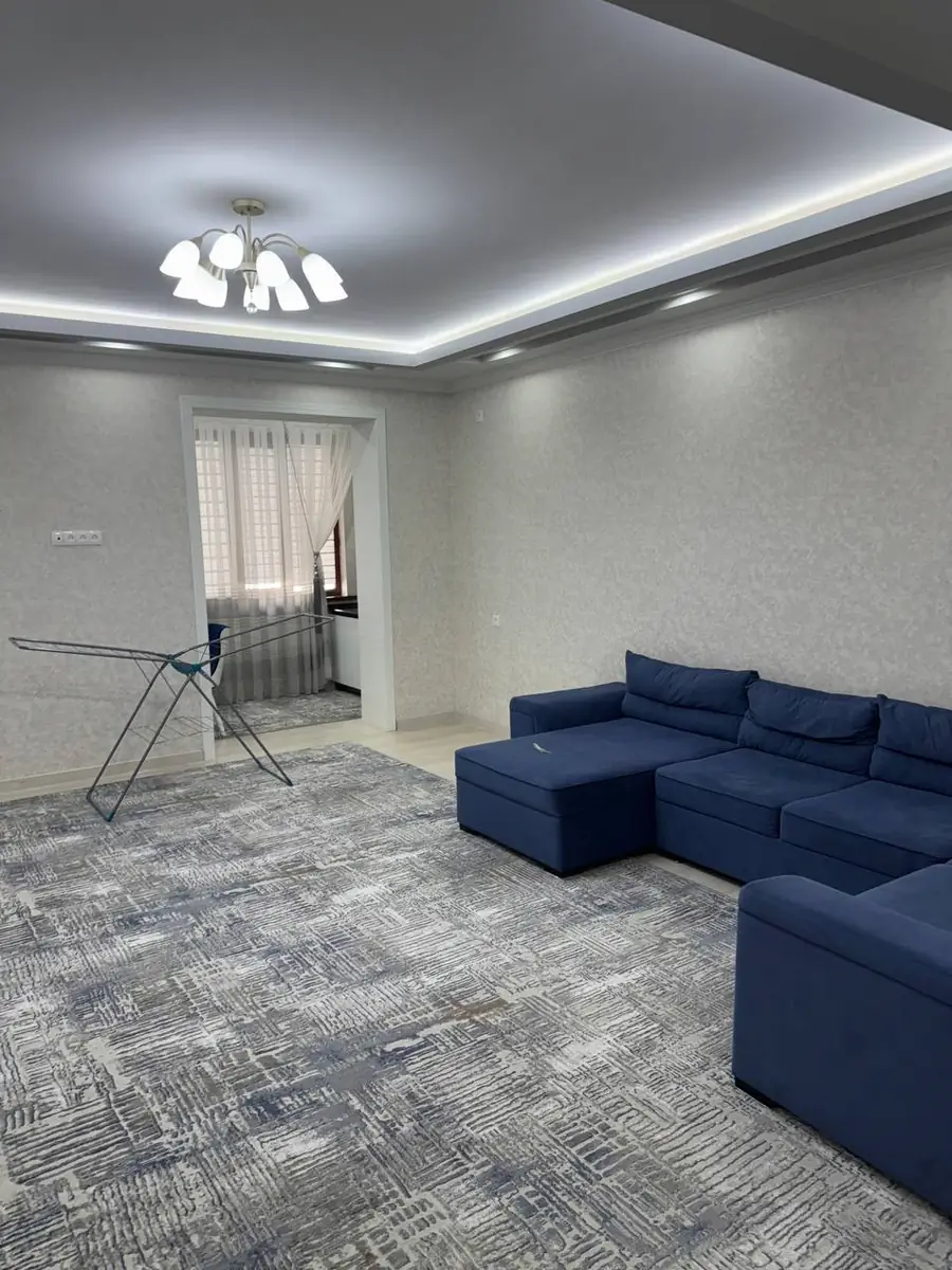 Сдается 3-комнатная квартира − 100 м²