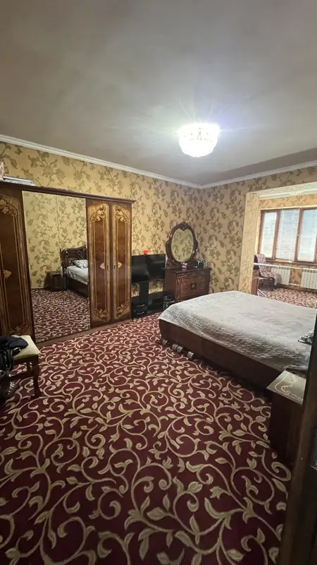 3-комнатная квартира − 260 м², 7/7 этаж