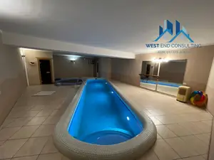 Сдается 2-этажный дом − 300 м²
