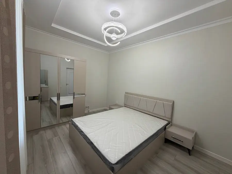 Продается 2-комнатная квартира − 65 м²