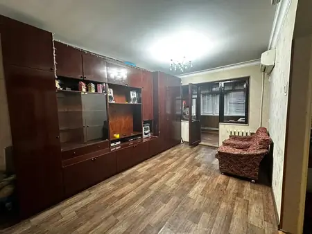 2-комнатная квартира − 42 м², 2/4 этаж