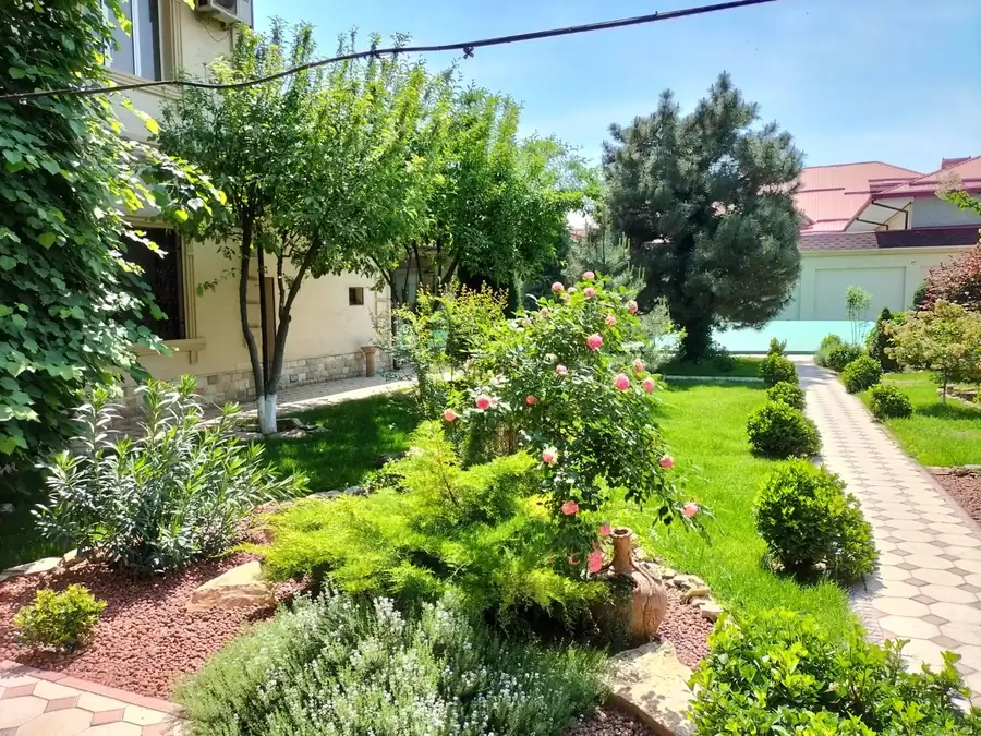 2 qavatli uy sotiladi − 500 m²