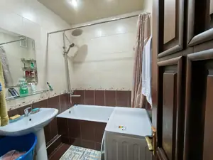Продается 4-комнатная квартира − 95 м²