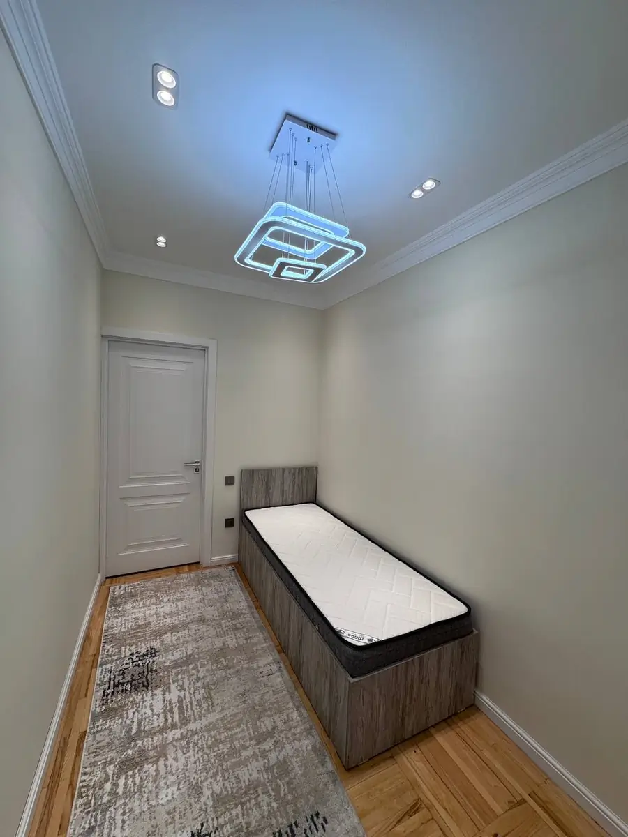 Продается 3-комнатная квартира − 72 м²