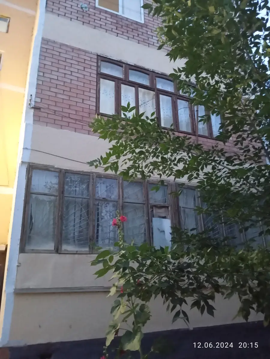 Продается 2-комнатная квартира − 56 м²