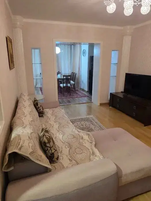 3-комнатная квартира − 75 м², 2/4 этаж