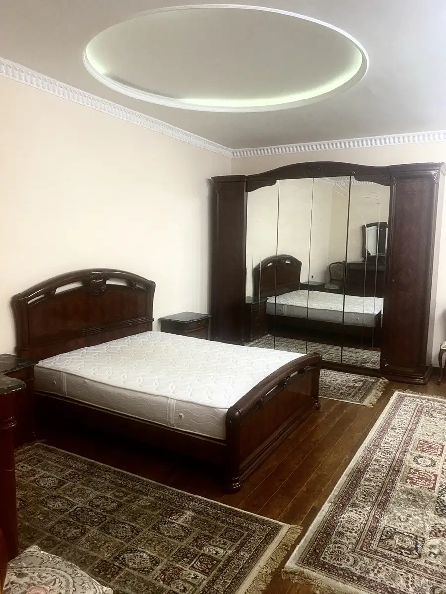 Ijaraga 2 qavatli uy − 250 m²