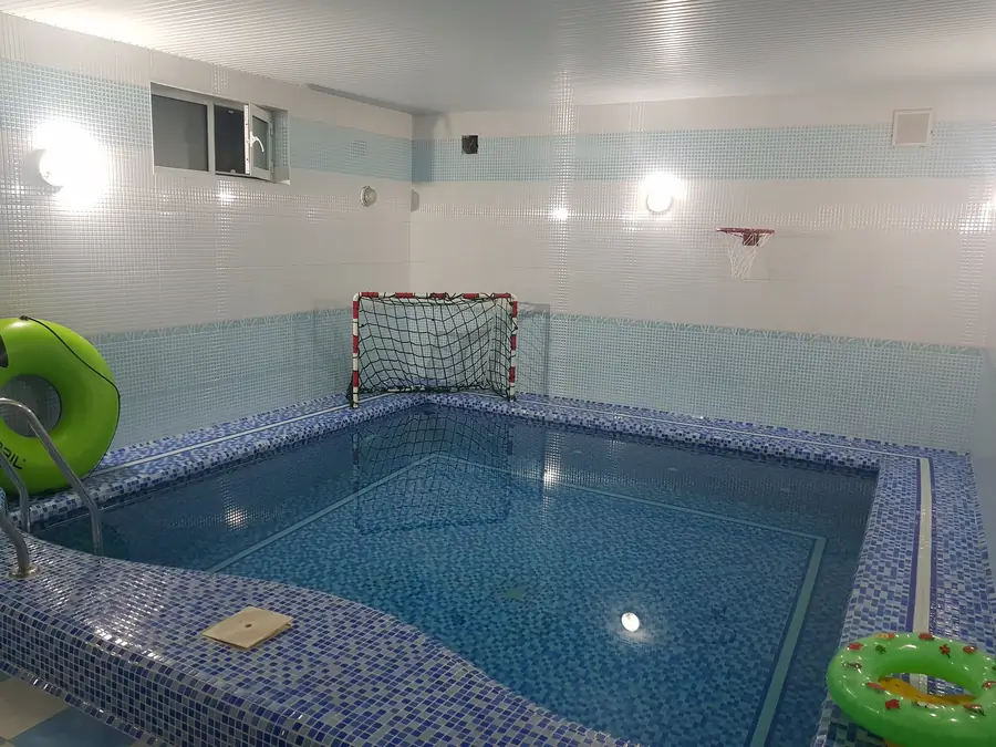 Ijaraga 3 qavatli uy − 270 m²