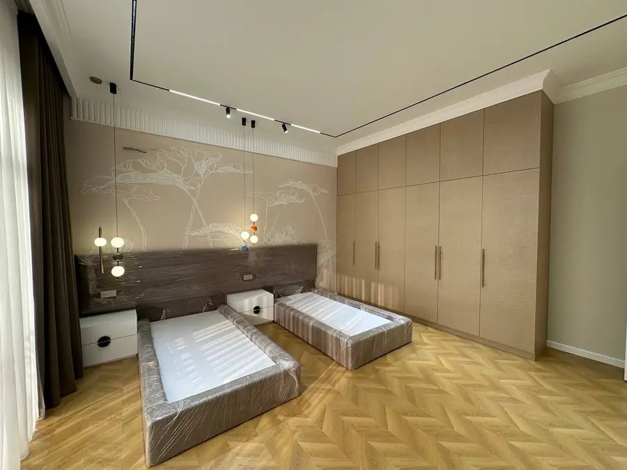 Продается 2-этажный дом − 368 м²