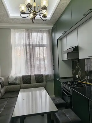 Сдается 2-комнатная квартира − 57 м²