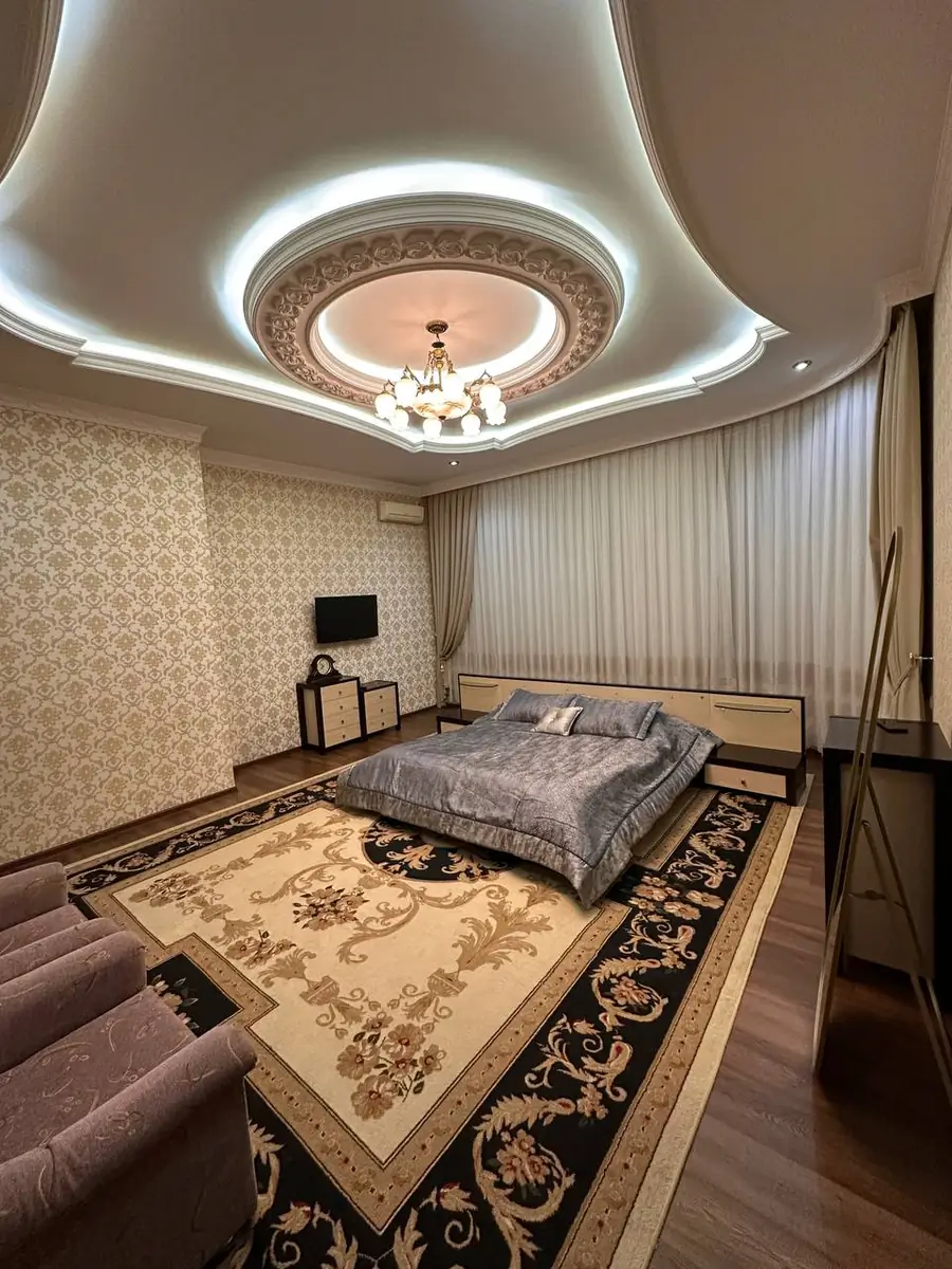 Ijaraga 2 qavatli uy − 360 m²