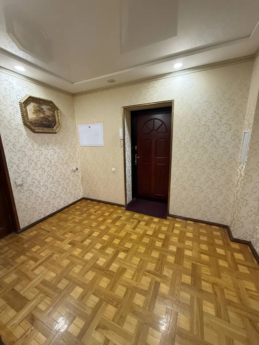 Продается 4-комнатная квартира − 124 м²