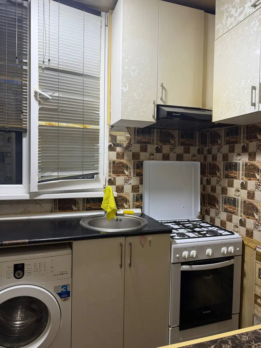 2 xonali kvartira sotiladi − 49 m²